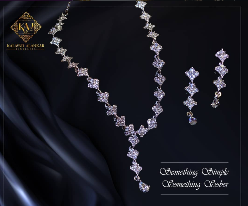 Gold necklace jewellery design